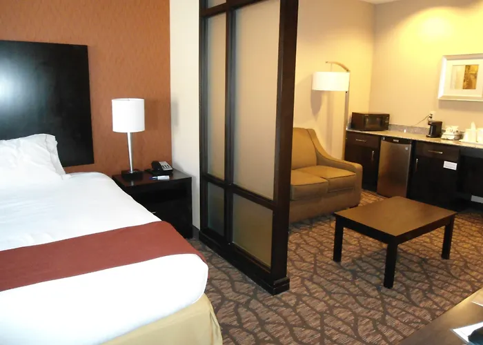 Holiday Inn Express And Suites Alpine By Ihg